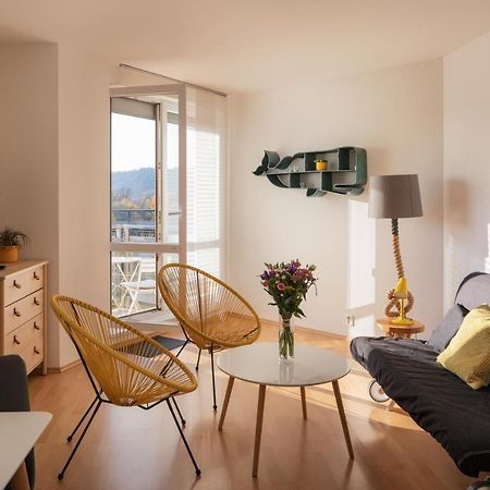 Sunny Apartment In Modrany By Prague Days מראה חיצוני תמונה