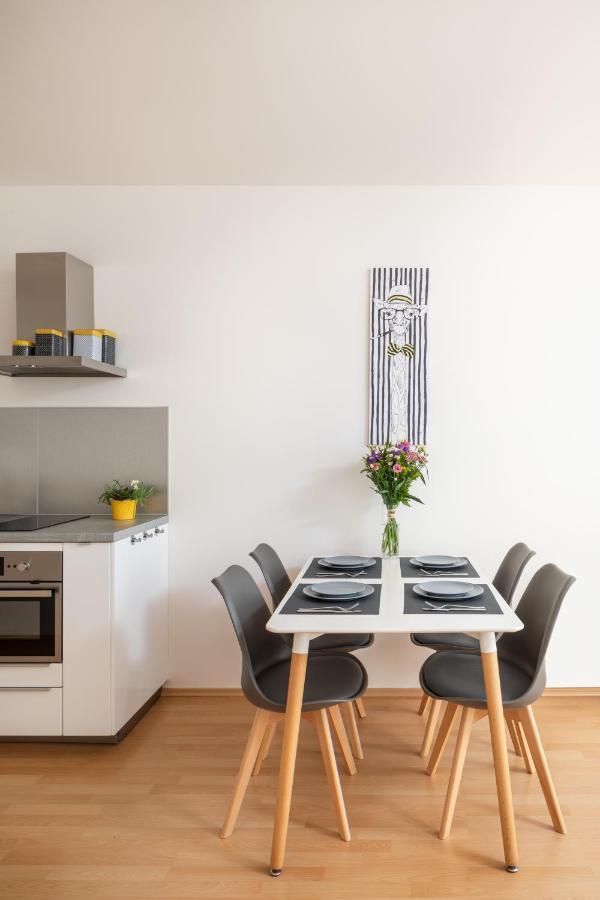 Sunny Apartment In Modrany By Prague Days מראה חיצוני תמונה
