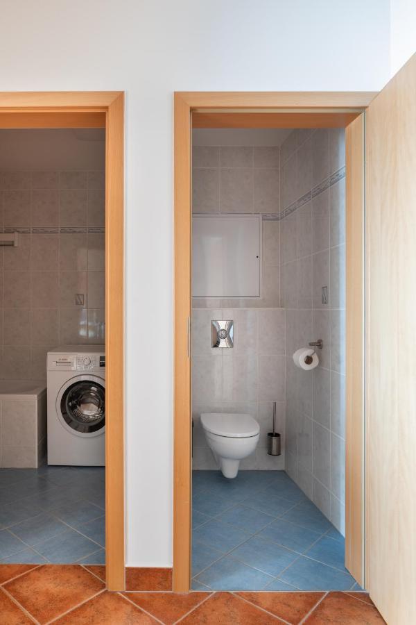 Sunny Apartment In Modrany By Prague Days מראה חיצוני תמונה