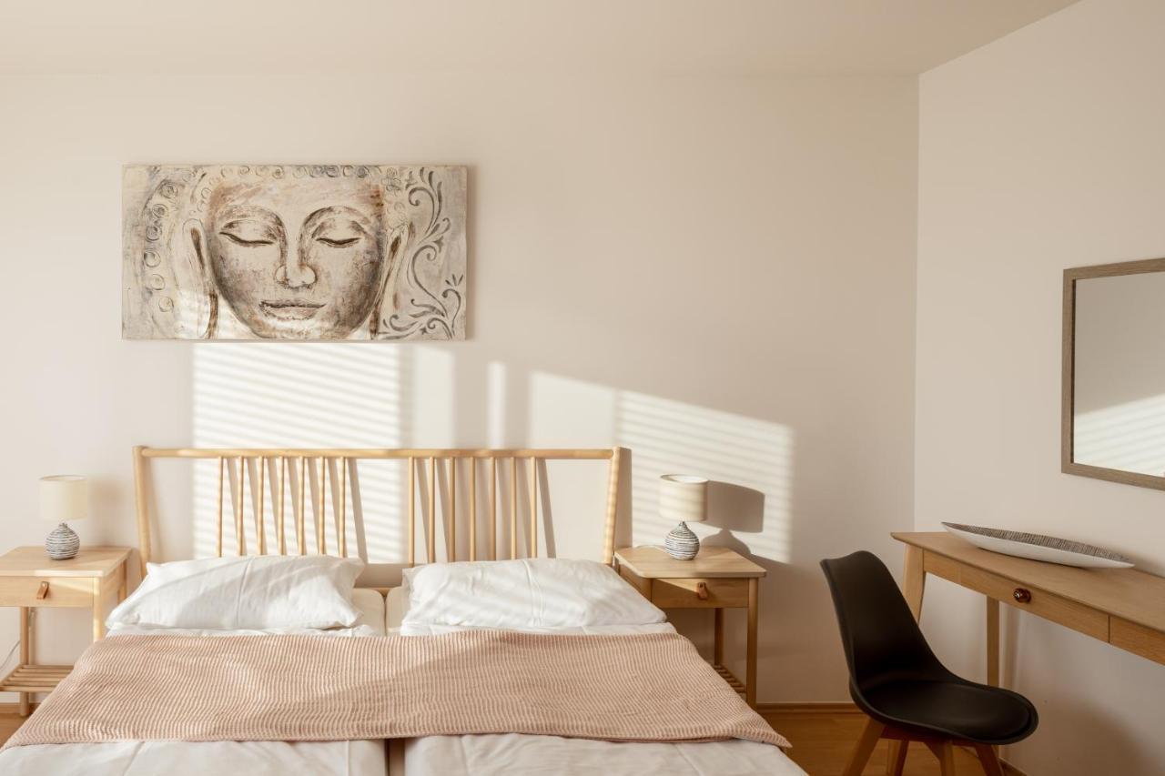 Sunny Apartment In Modrany By Prague Days מראה חיצוני תמונה
